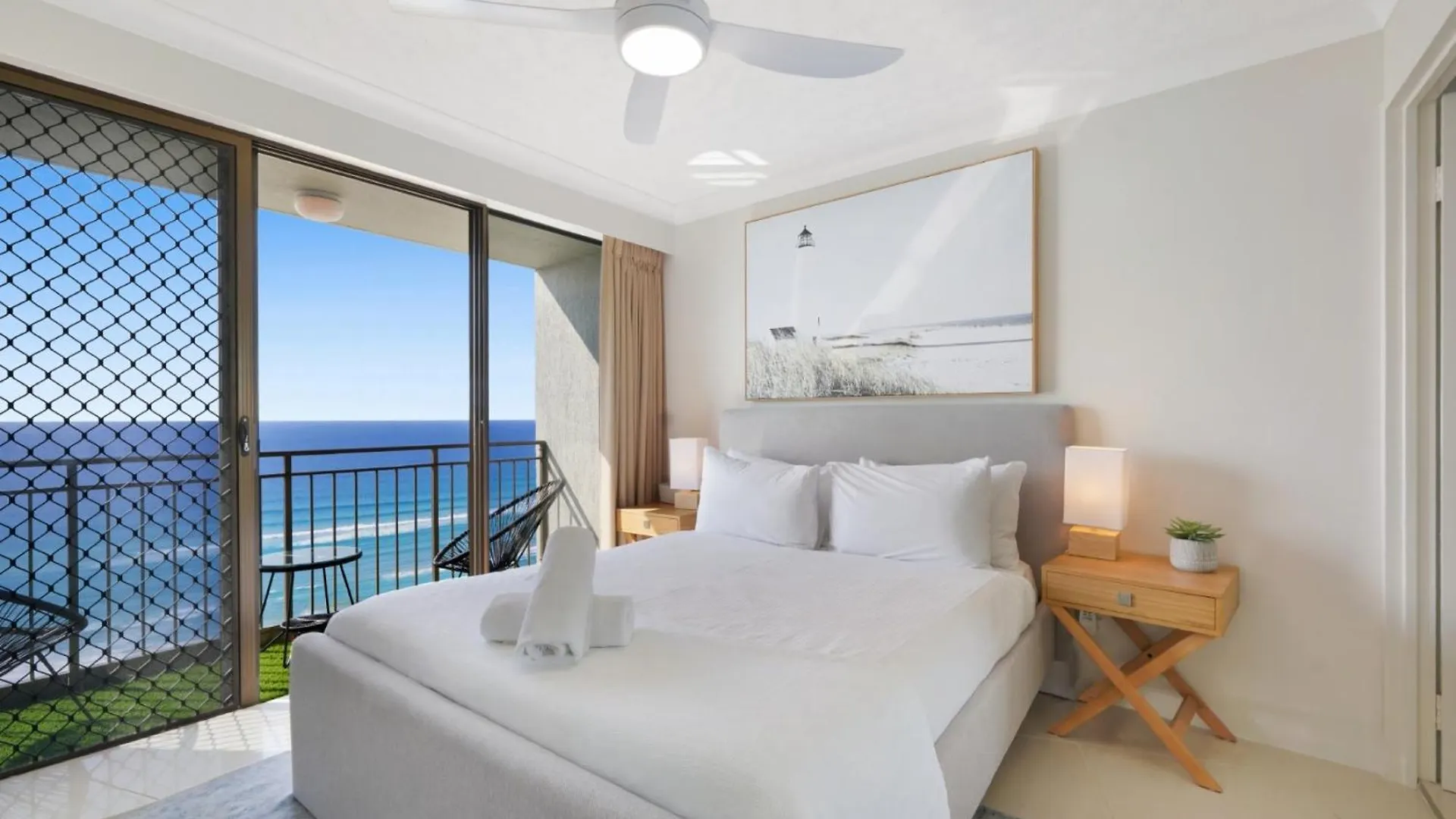 2-Bedroom Apartment With Impeccable Ocean Views Gold Coast