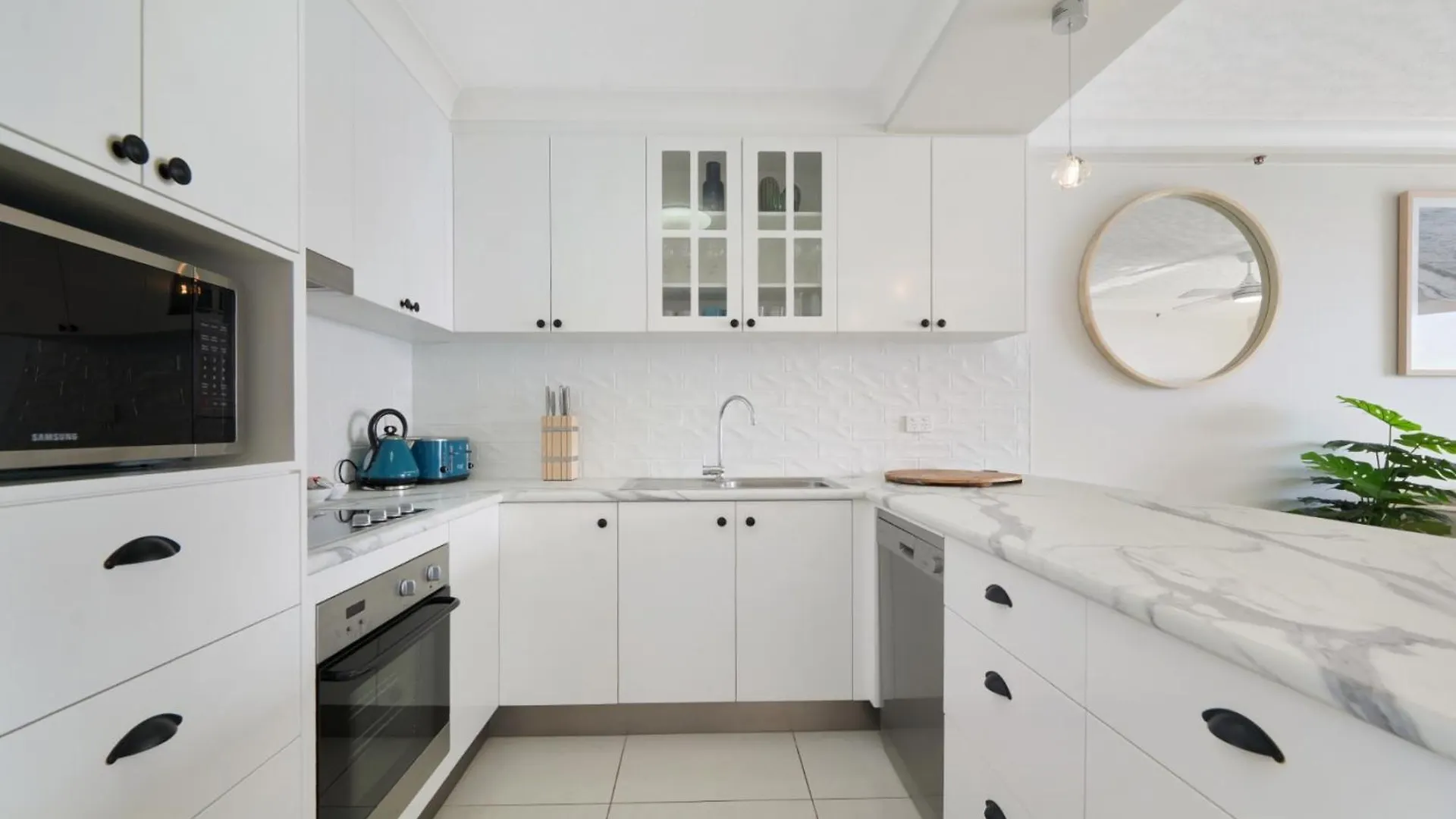 2-Bedroom Apartment With Impeccable Ocean Views Gold Coast