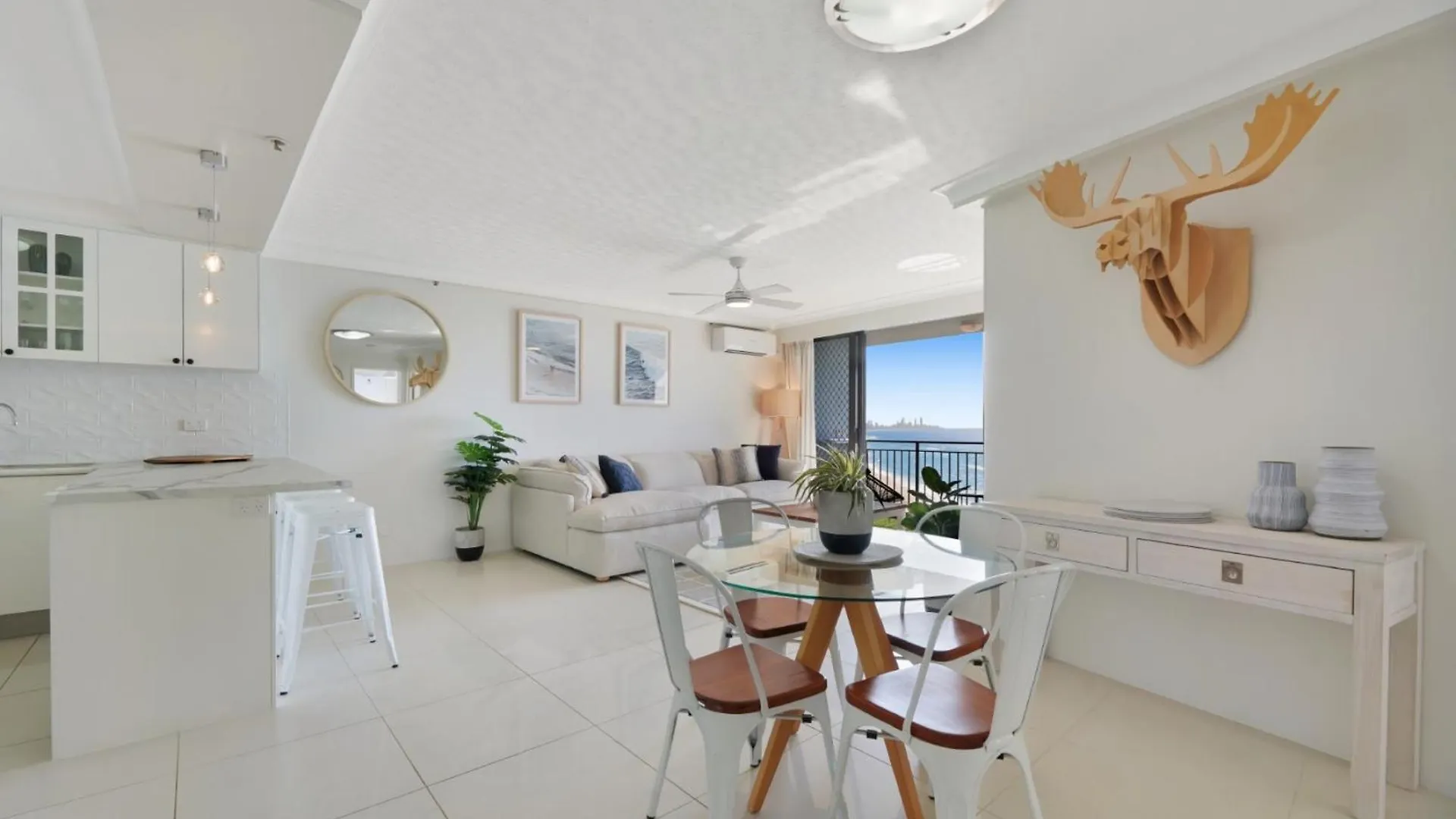 2-Bedroom Apartment With Impeccable Ocean Views Gold Coast 0*,  Australia