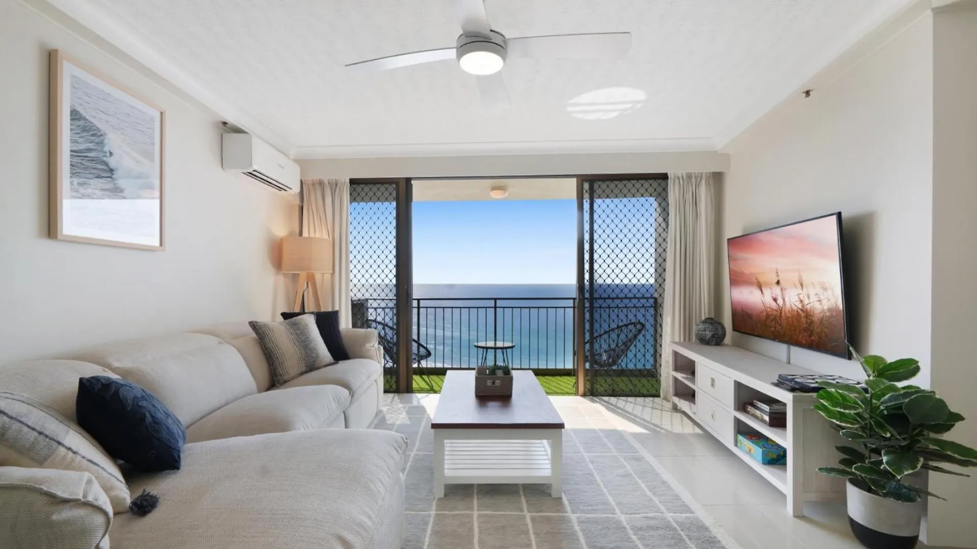 2-Bedroom Apartment With Impeccable Ocean Views Gold Coast Australia