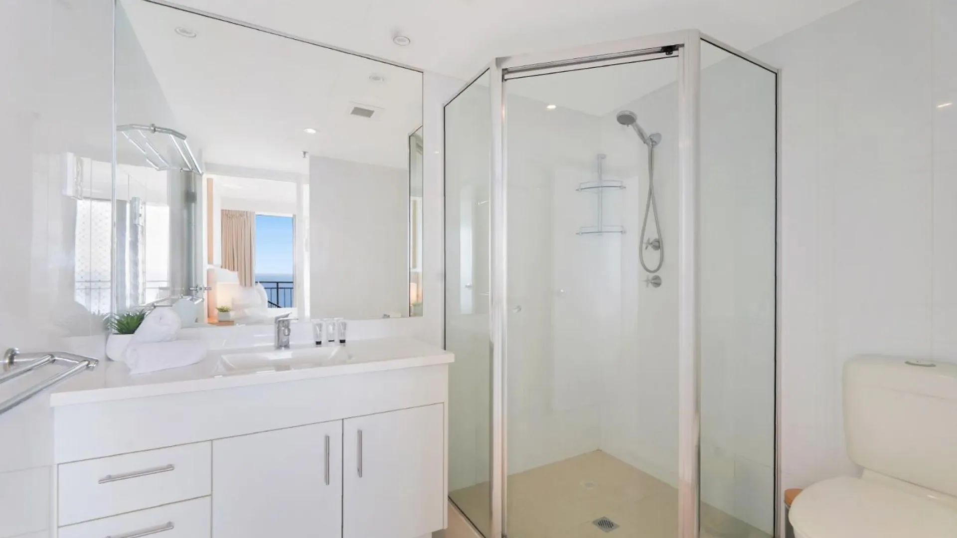 2-Bedroom Apartment With Impeccable Ocean Views Gold Coast