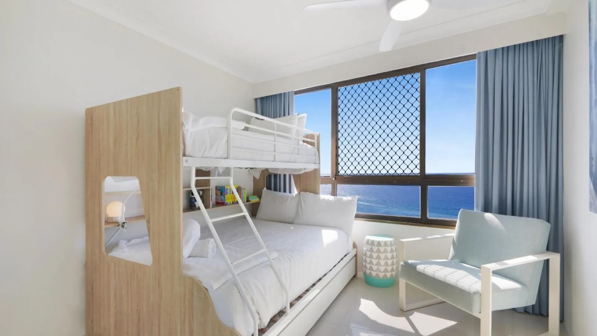 2-Bedroom Apartment With Impeccable Ocean Views Gold Coast